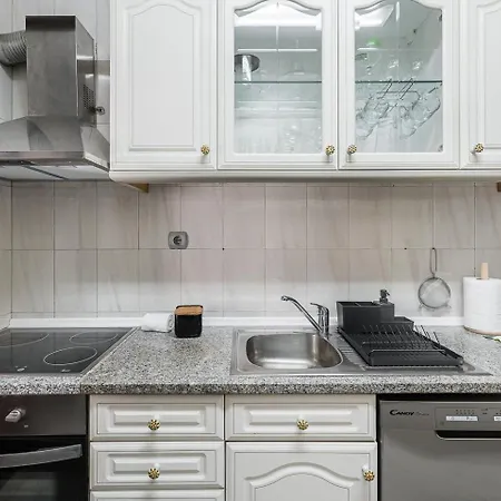 شقة Guestready - Sunny Family With Private Terrace بورتو