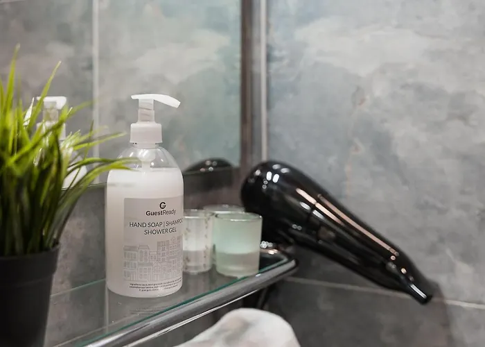 شقة Guestready - Sunny Family With Private Terrace